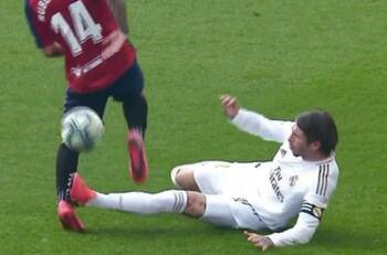 ¿Era para roja? La falta de Sergio Ramos que quedó impune ante Osasuna