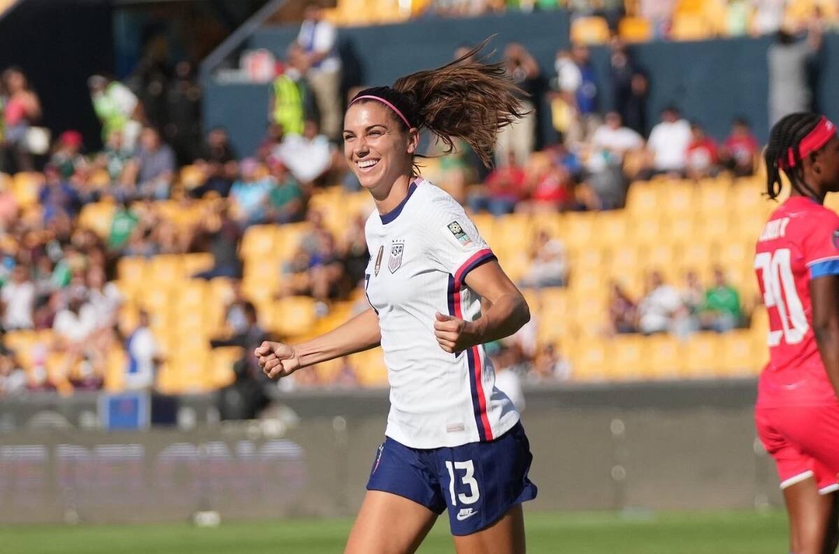 VIDEO | Defensora haitiana no podía creerlo: Alex Morgan le pidió intercambiar su camiseta