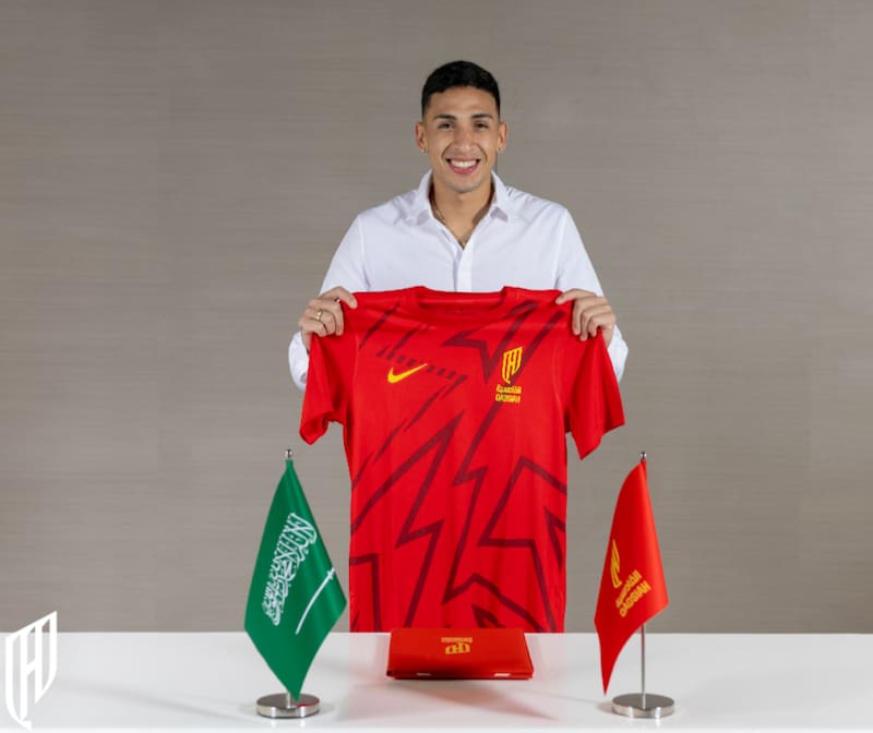 Ezequiel Fernández fue el último fichaje, hasta ahora, del Al-Qadsiah. (Foto: @AlQadsiah)