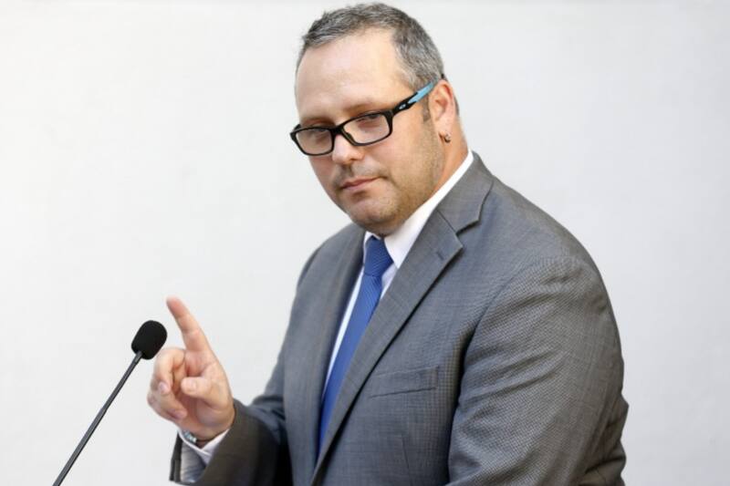 reactivó demanda contra Canal 13 debido a rutinas de Yerko Puchento en el programa Vértigo.