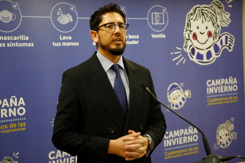 Las críticas ante el manejo del aumento de virus respiratorios en el país detonaron su salida. Foto: ATON.