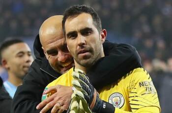 Claudio Bravo es titular en duelo del Manchester City por FA Cup