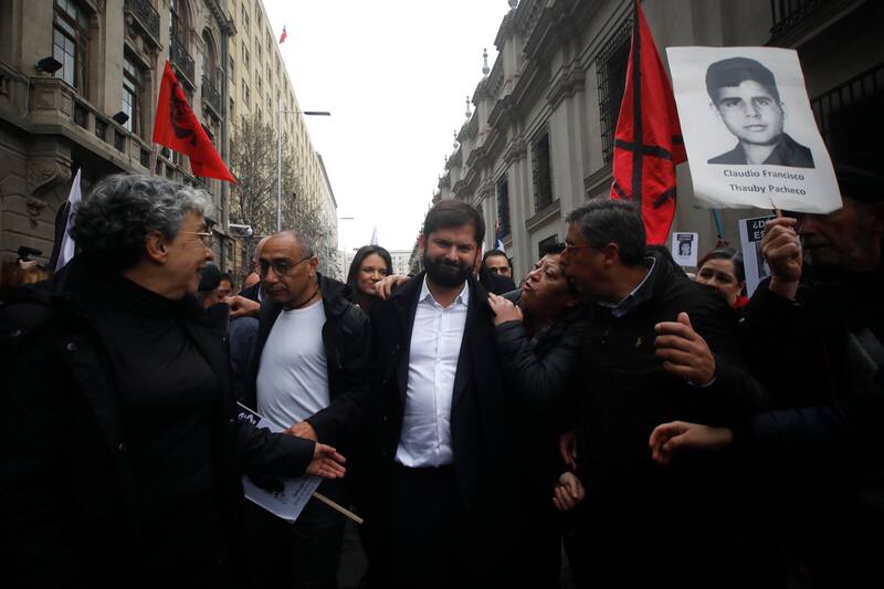 Esta mañana se realiza la marcha hacia el Cementerio General en conmemoración de los 50 años del Golpe de Estado.