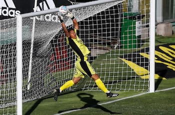 ¿Mejor que Villar y Orión? Los números que tienen a Brayan Cortés como el mejor portero de la década