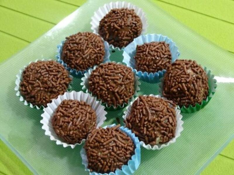 Aprende a cocinar estas bolitas de chocolate.