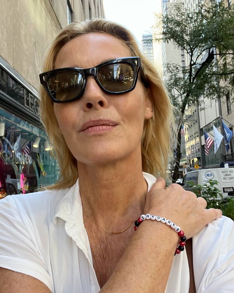 es Becca Mansell en "Nadie"