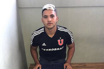 Jairo Vásquez ya posa con la camiseta de Universidad de Chile