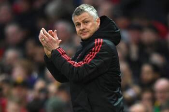 Solskjaer demostró su puntería con el balón en un basurero