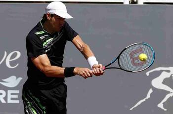 Nicolás Jarry y Tomás Barrios clasificaron a octavos de final del Challenger de Concepción 2