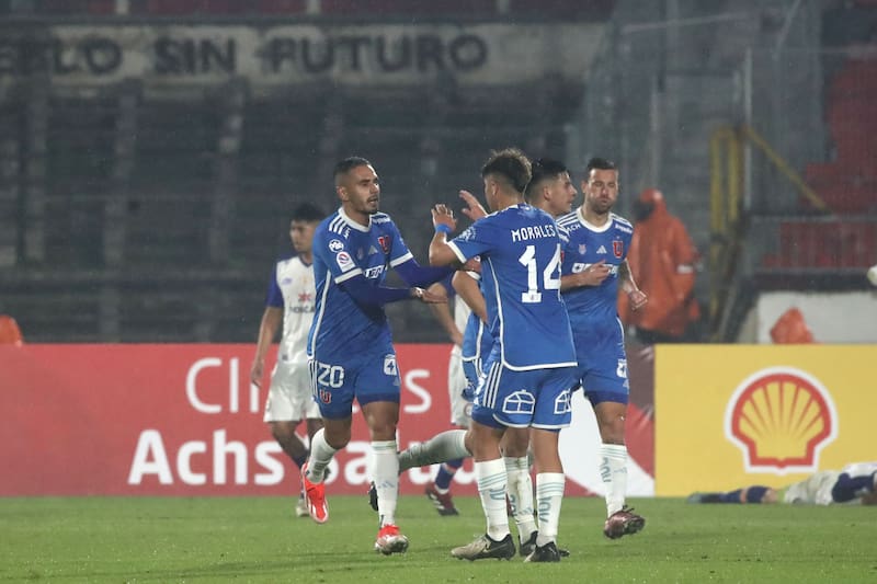 no está en los planes de Gustavo Álvarez para 2025 y su futuro está entre dos clubes. (Foto: Aton)