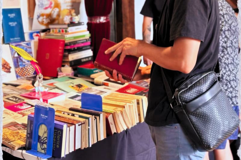 Un punto de literatura que no puedes dejar pasar este miércoles. Créditos: @entr3.libros vía Instagram.