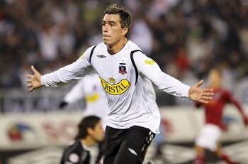 VIDEO| Colo Colo recordó un histórico gol de Esteban Paredes de hace 13 años