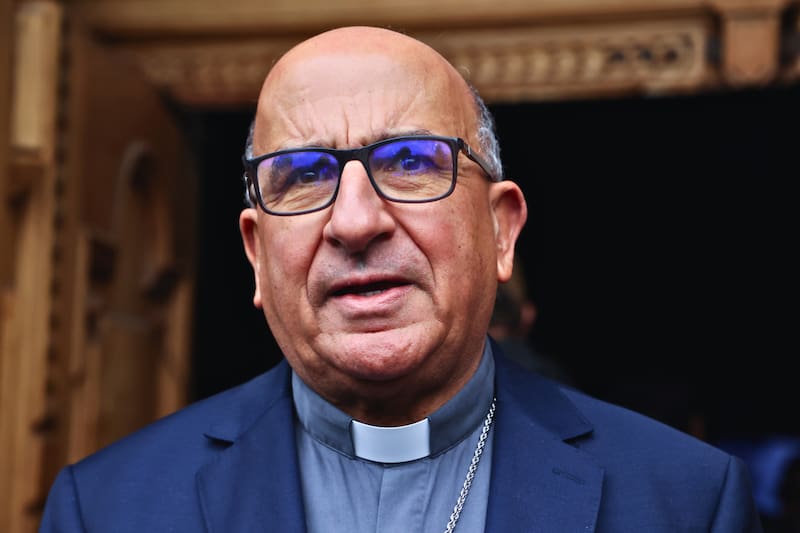 La autoridad hizo el llamado al comercio a no abrir en Viernes Santo. Créditos: Aton Chile.