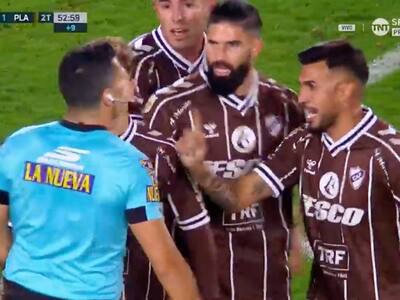 VIDEO | Este penal al minuto 98 cobrado a River Plate causó polémica en Argentina: ¿fue o no?