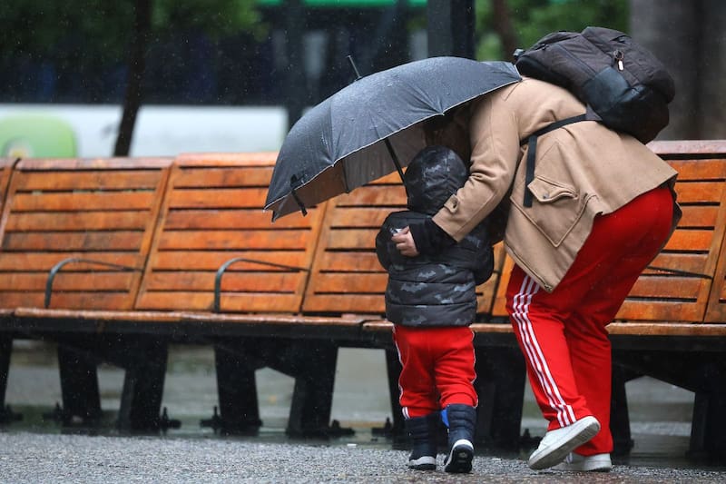 Meteorólogos de Chile y diferentes aplicaciones expertas en la materia confirmaron precipitaciones y probables tormentas eléctricas para este fin de semana.
Créditos: ATON.