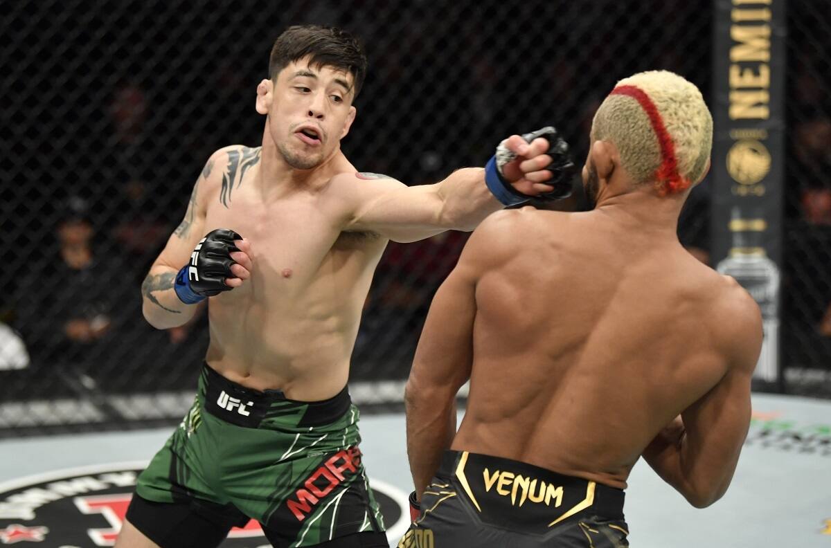 VIDEO: El histórico triunfo del mexicano Brandon Moreno para ser campeón en la UFC 263