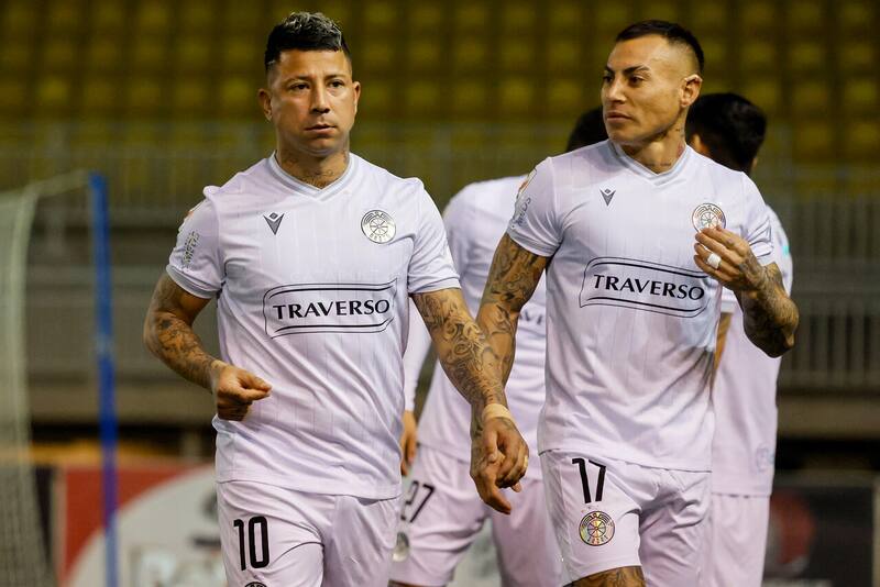 “Está esperando el llamado de la U; es hincha del club y quiere lograr cosas importantes”. Foto: Aton