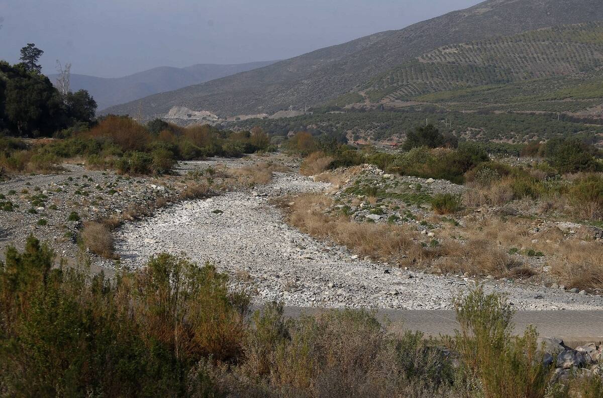 "Nunca hemos descartado el racionamiento de agua": la preocupante advertencia del Ministro de Obras Públicas