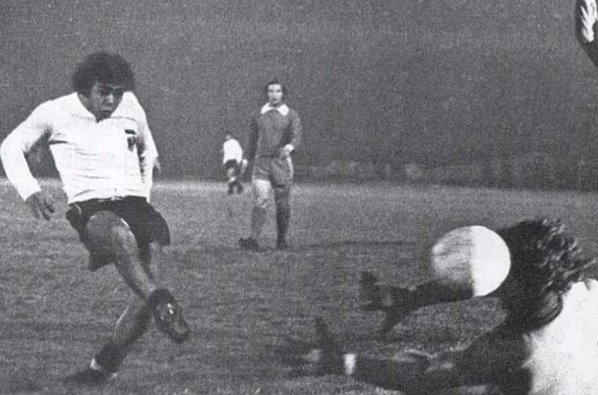 Carlos Caszely cumple 70 años: Los mejores goles del 'Rey del Metro Cuadrado'