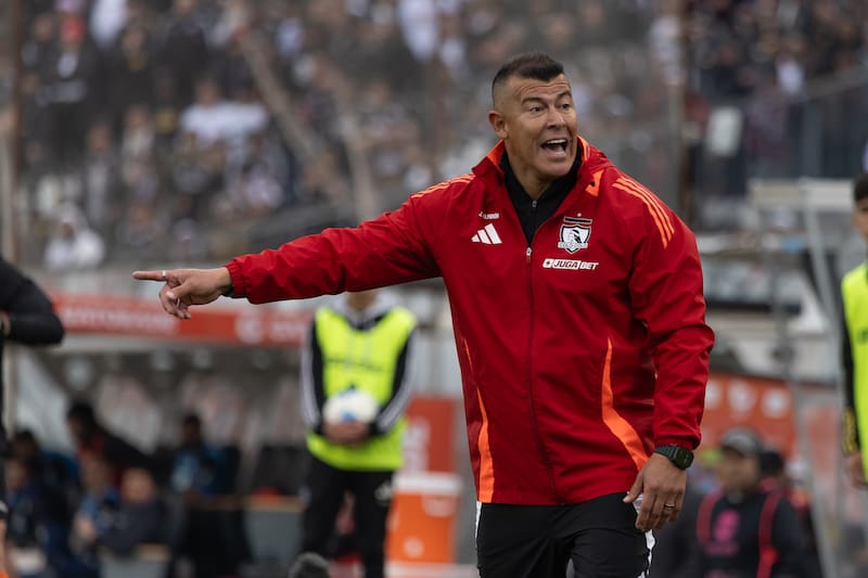 El argentino se fue de Colo Colo luego del 1-4 ante Universidad Católica el año pasado.. Foto: Felipe Escobedo