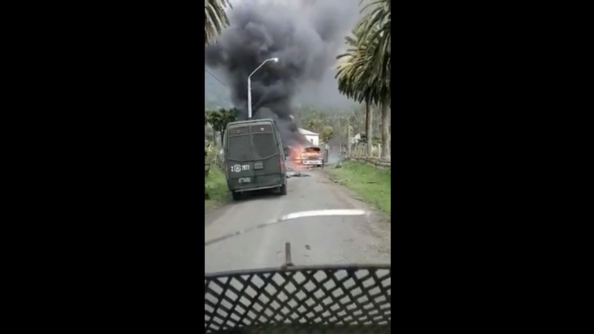 Contulmo: Desconocidos queman dos vehículos del OS9 y Gobierno avisó: "no nos van a amedrentar"