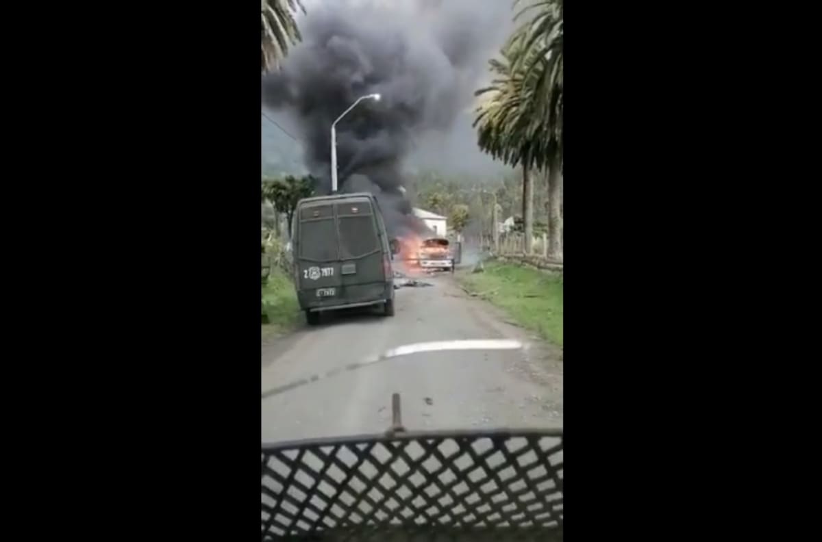 Contulmo: Desconocidos queman dos vehículos del OS9 y Gobierno avisó: "no nos van a amedrentar"