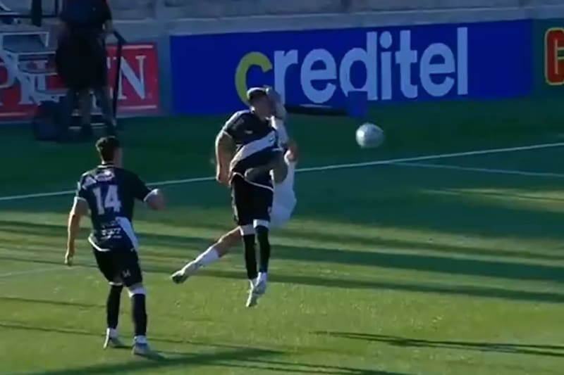 Una violenta acción marcó el partido de Copa entre La Luz y Danubio.