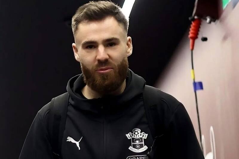 no es considerado por su nuevo técnico en el Southampton.