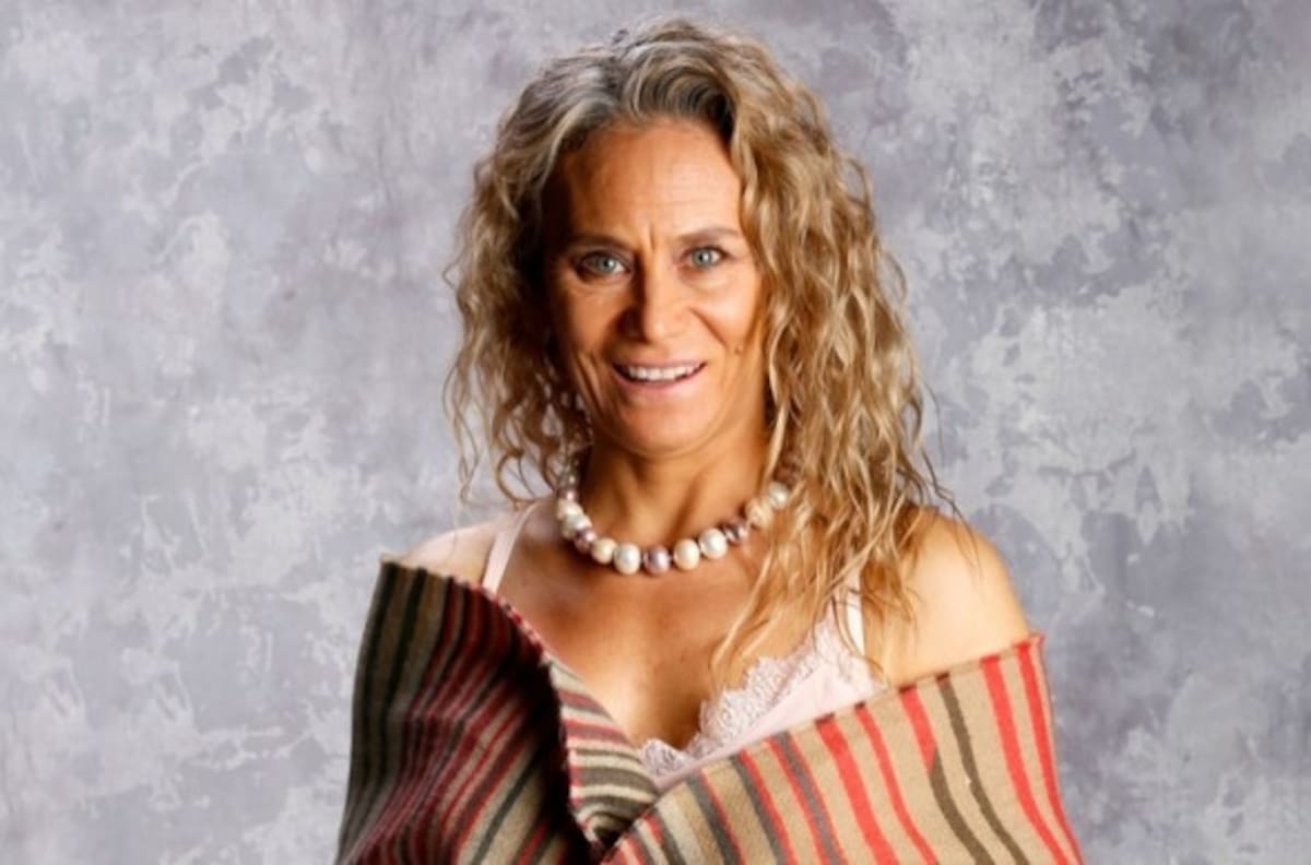 Con sentido mensaje a Pato Araya: Viviana Rodríguez revela look de versión mayor de María Luisa creado por el estilista