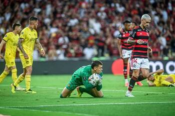Semifinalista de Copa Libertadores: figura de Peñarol sería el tapado de Colo Colo en este mercado de fichajes