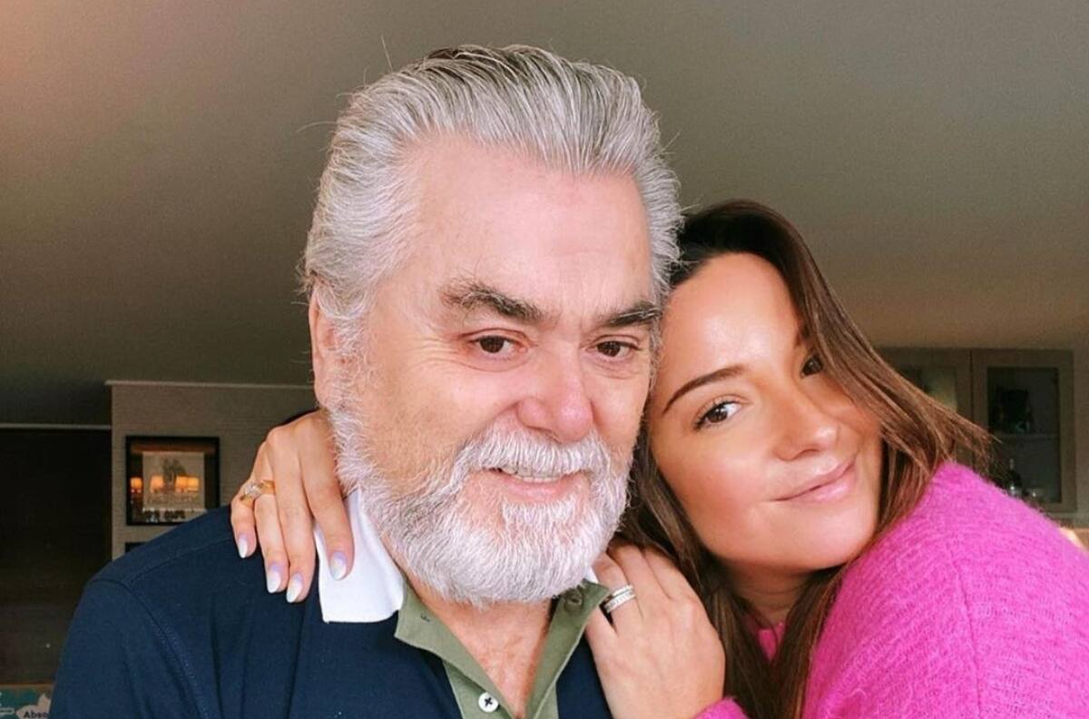 "Estamos viendo el partido juntos": Kel Calderón compartió foto de su padre disfrutando el Chile vs. Brasil