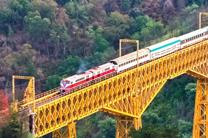 El viaje permite recorrer el centro y sur del país a través de un nostálgico recorrido ferroviario.