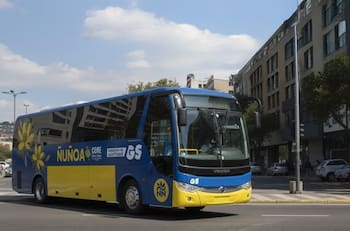Gran ayuda para el bolsillo: Ñuñoa dispondrá de buses gratuitos para sus vecinos