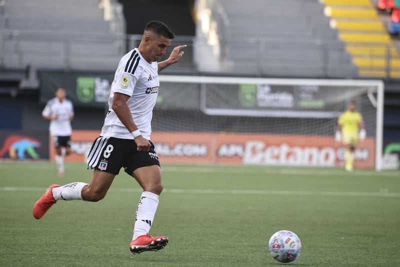 Tuvo su primer partido de titular en Colo Colo. Foto: Agencia Aton.