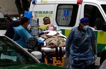 Incendio en Hospital San Borja: Habilitan colegio como centro de información para familiares de pacientes