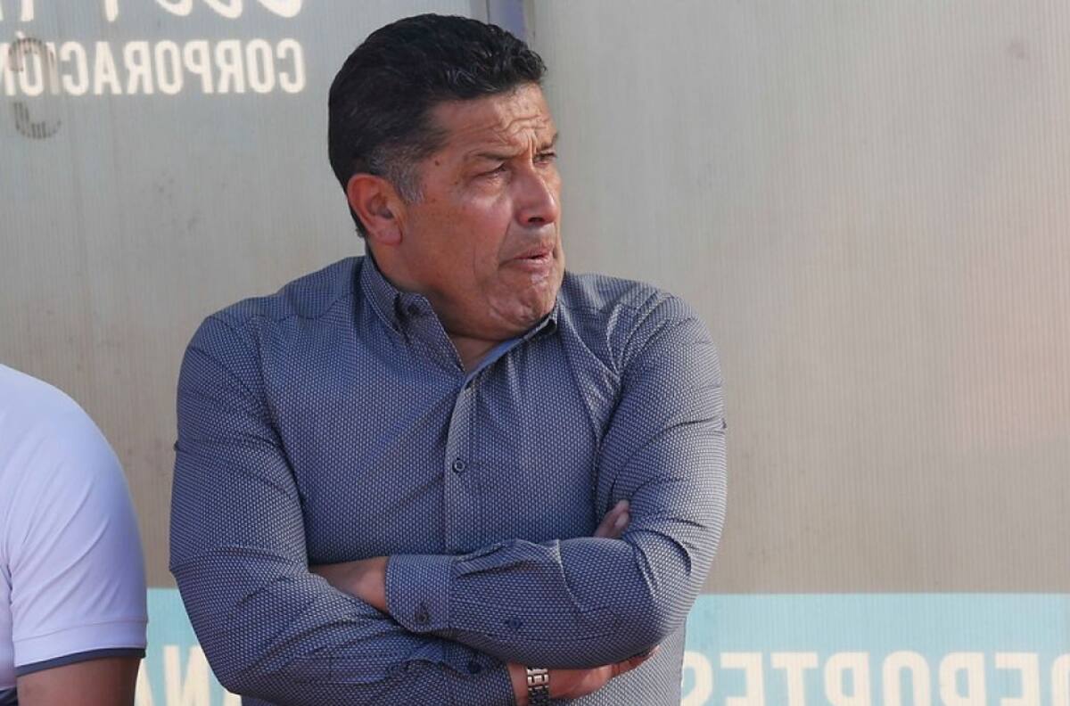 "Mortero" Aravena le pega a Castillo: "Es una falta de respeto cuestionar a José Pedro Fuenzalida"