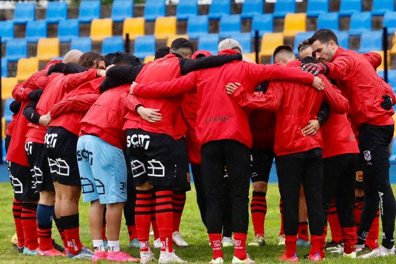 Los talquinos se enfrentan a Deportes Puerto Montt en el estadio Fiscal Manuel Moya.