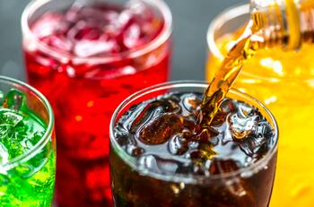 Estas son las bebidas que tienes que sacar de tu dieta para cuidar tu corazón según Harvard