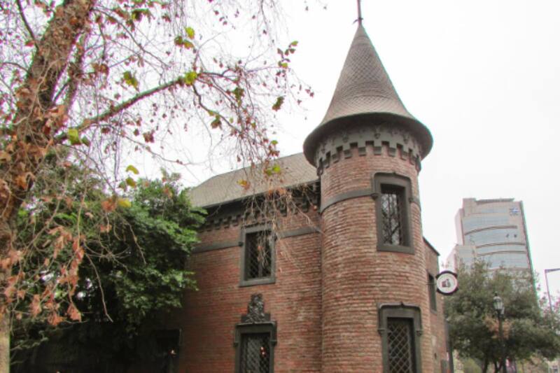 Este fue inaugurado en el Centenario de Chile y hoy es catalogado como Patrimonio Nacional.
Créditos: Sitio web del Castillo Forestal.