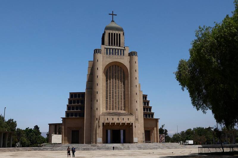 Revisa la lista de candidatos para el sillón municipal.