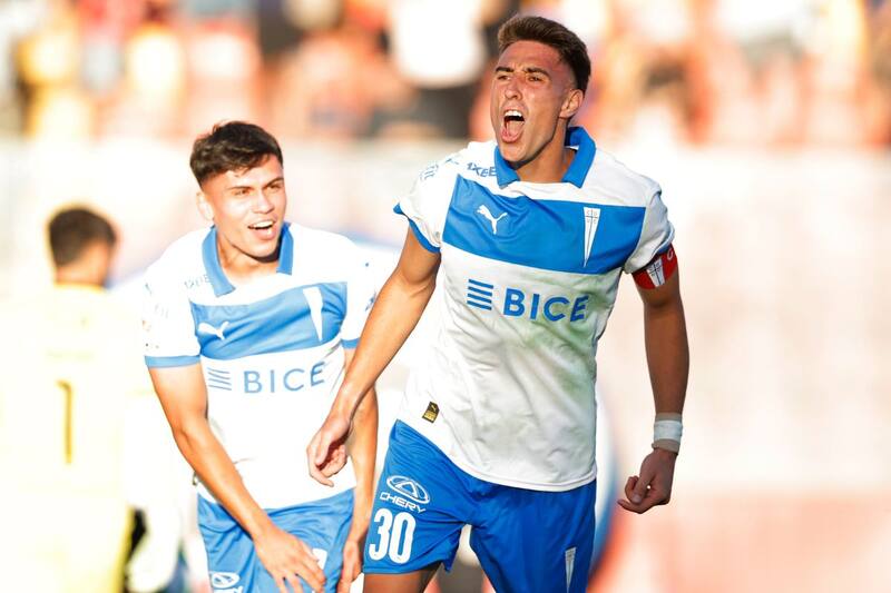 anotó de penal el 3-1 frente a Audax Italiano. Foto: Javier Torres/Photosport