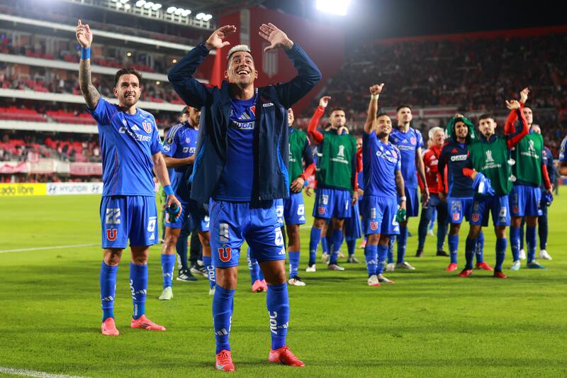 Jugadores azules celebrando el triunfo en Copa Libertadores.