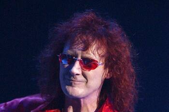 Quién era Colin Burgess, uno de los fundadores de AC/DC que murió a los 77 años