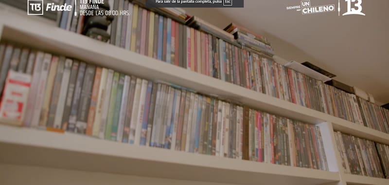 mostró la colección de dvd de su casa.