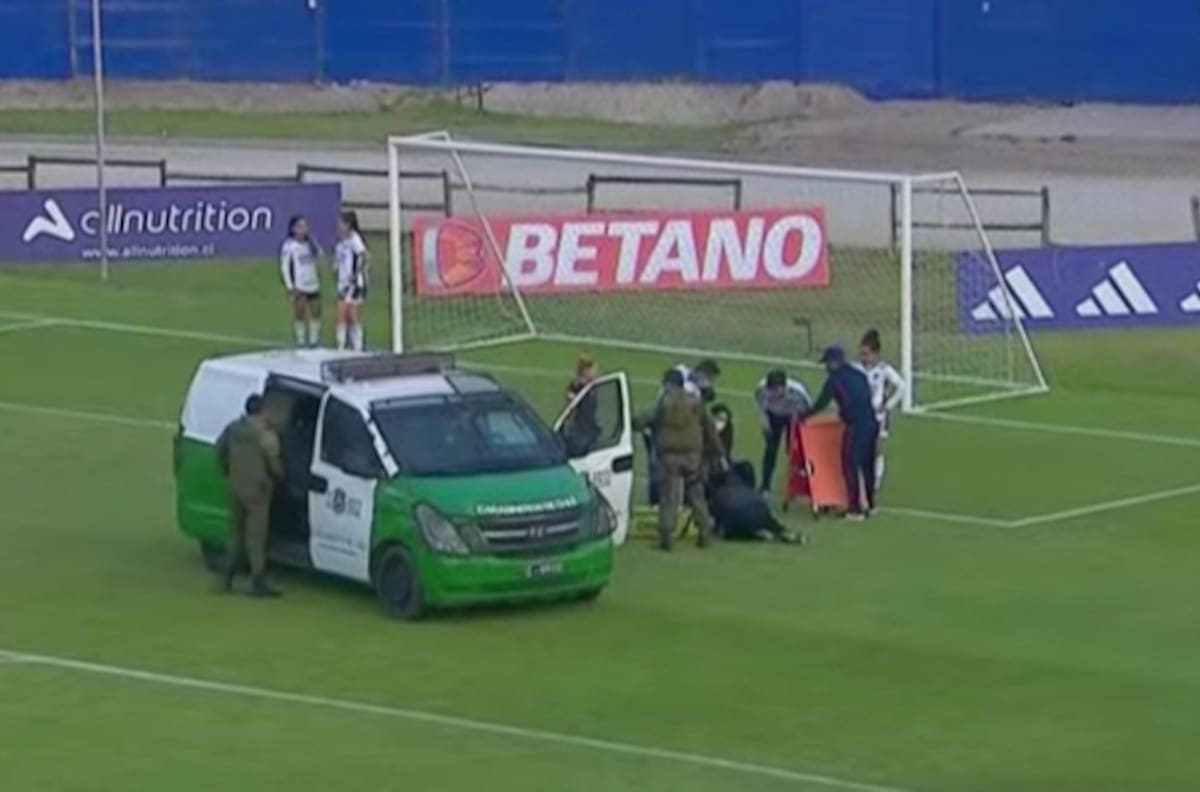 El lapidario informe arbitral del Superclásico femenino que complica a la U: invasión de hinchas, proyectiles y falta de ambulancia