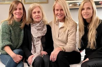 "Estamos tan emocionados": La felicidad de Cecilia Bolocco por el cumpleaños N°87 de su madre, Rose Marie Fonck