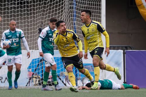 Santiago Wanderers se queda con las ganas y cae ante San Luis por Primera B