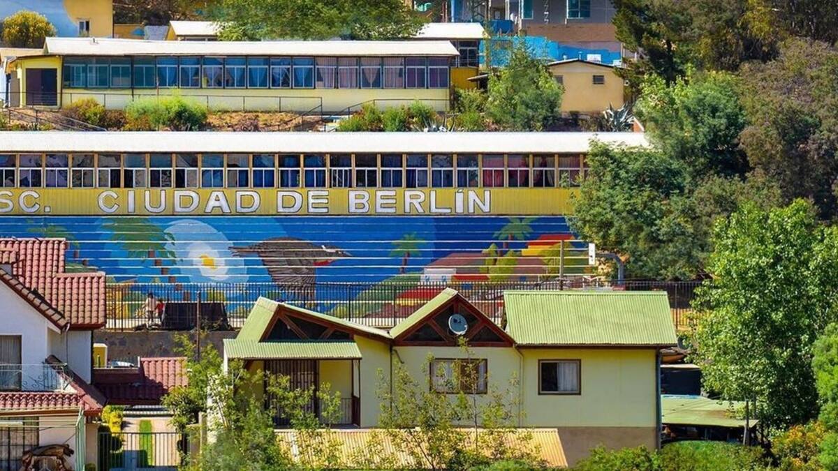 Millonario robo a escuela de Valparaíso deja a estudiantes sin vuelta a clases: delincuentes también destrozaron el recinto