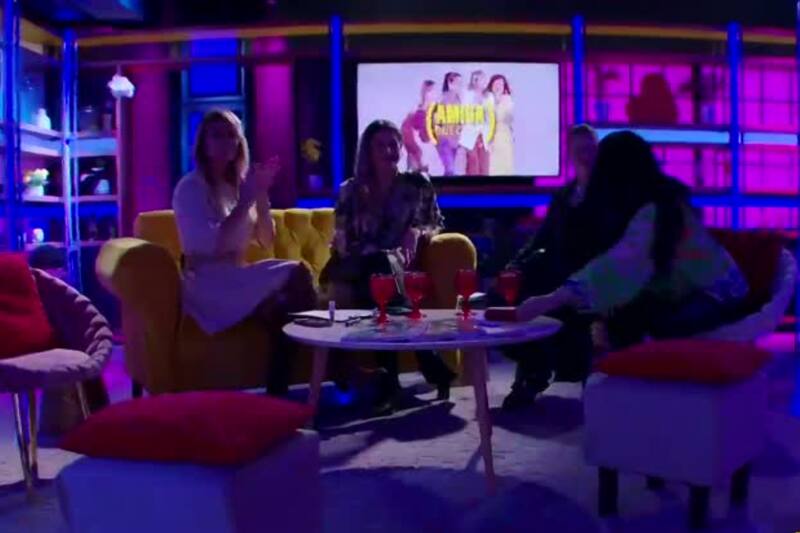 es sacado repentinamente del aire.