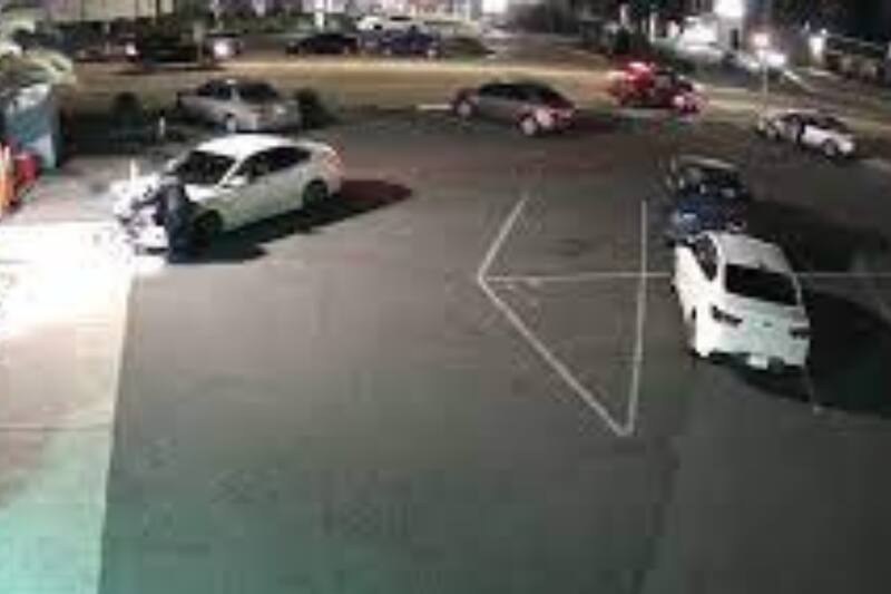 La policía aún no da con el responsable del ataque a la mujer sin hogar de 77 años.